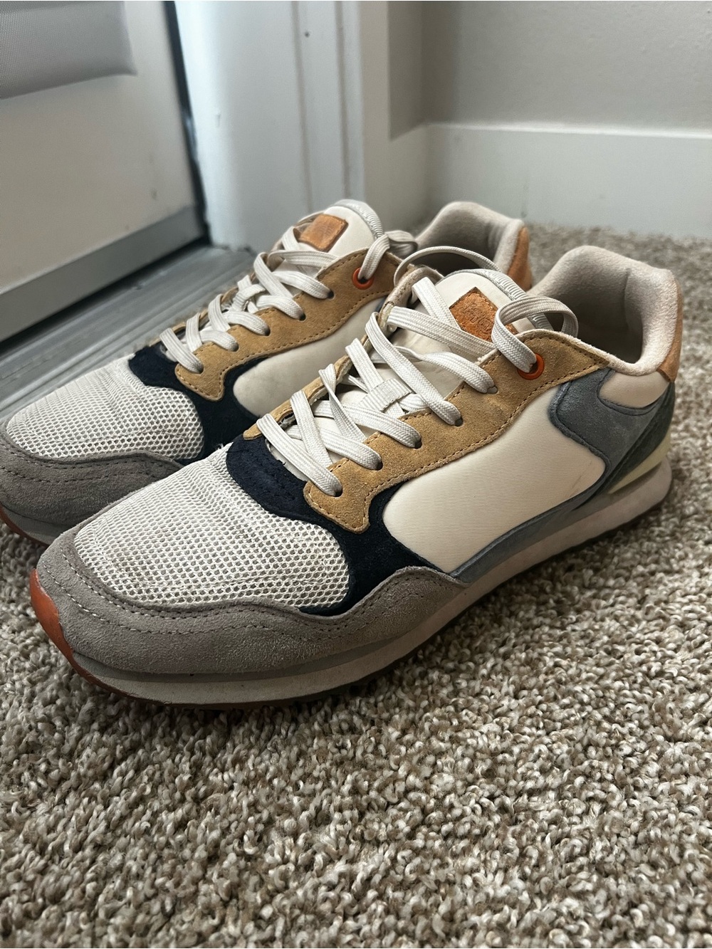 Women's Neutral Multi-Accent Running Sneakers - Cream & Gray